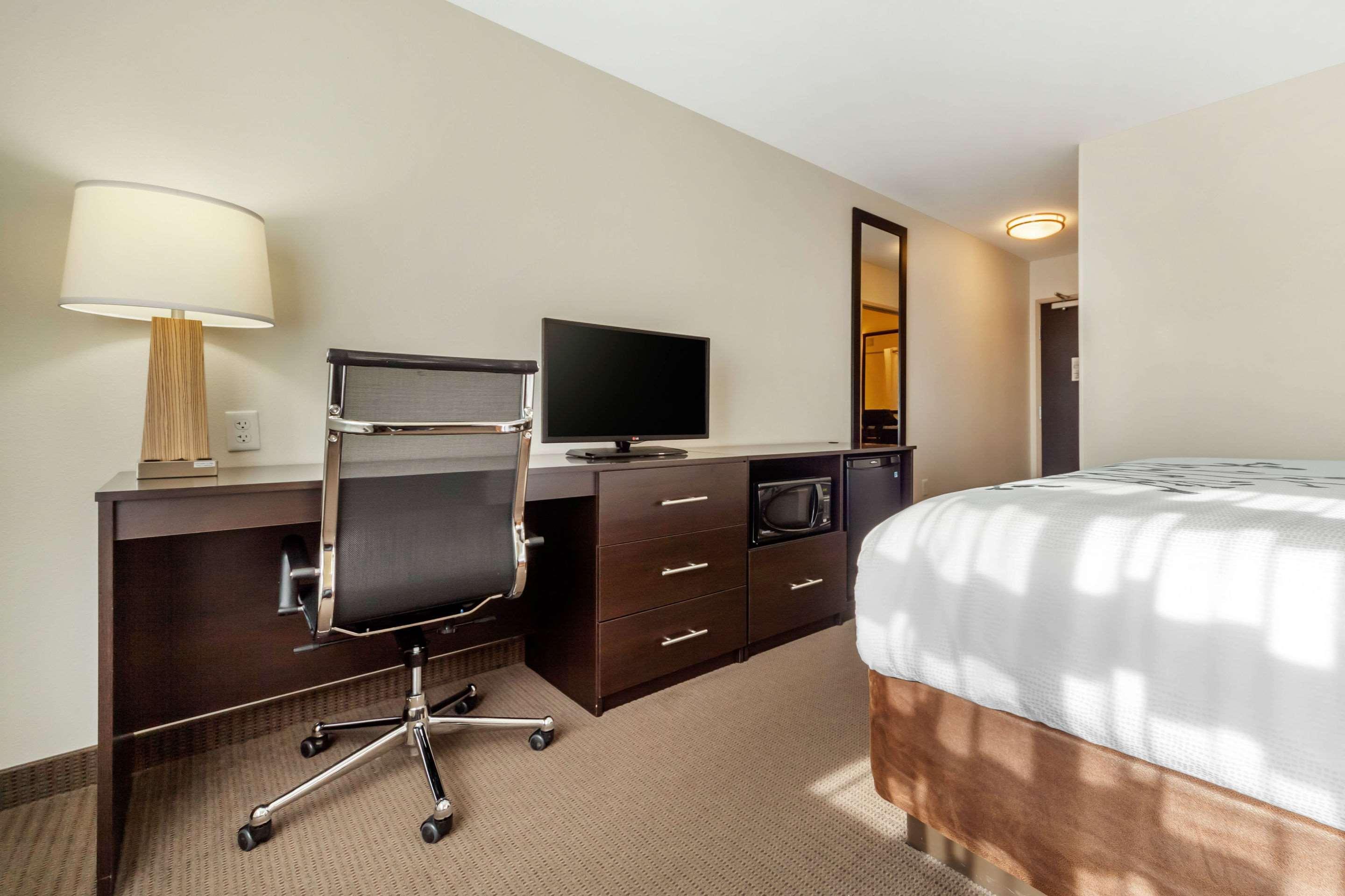 Sleep Inn & Suites Devils Lake Luaran gambar