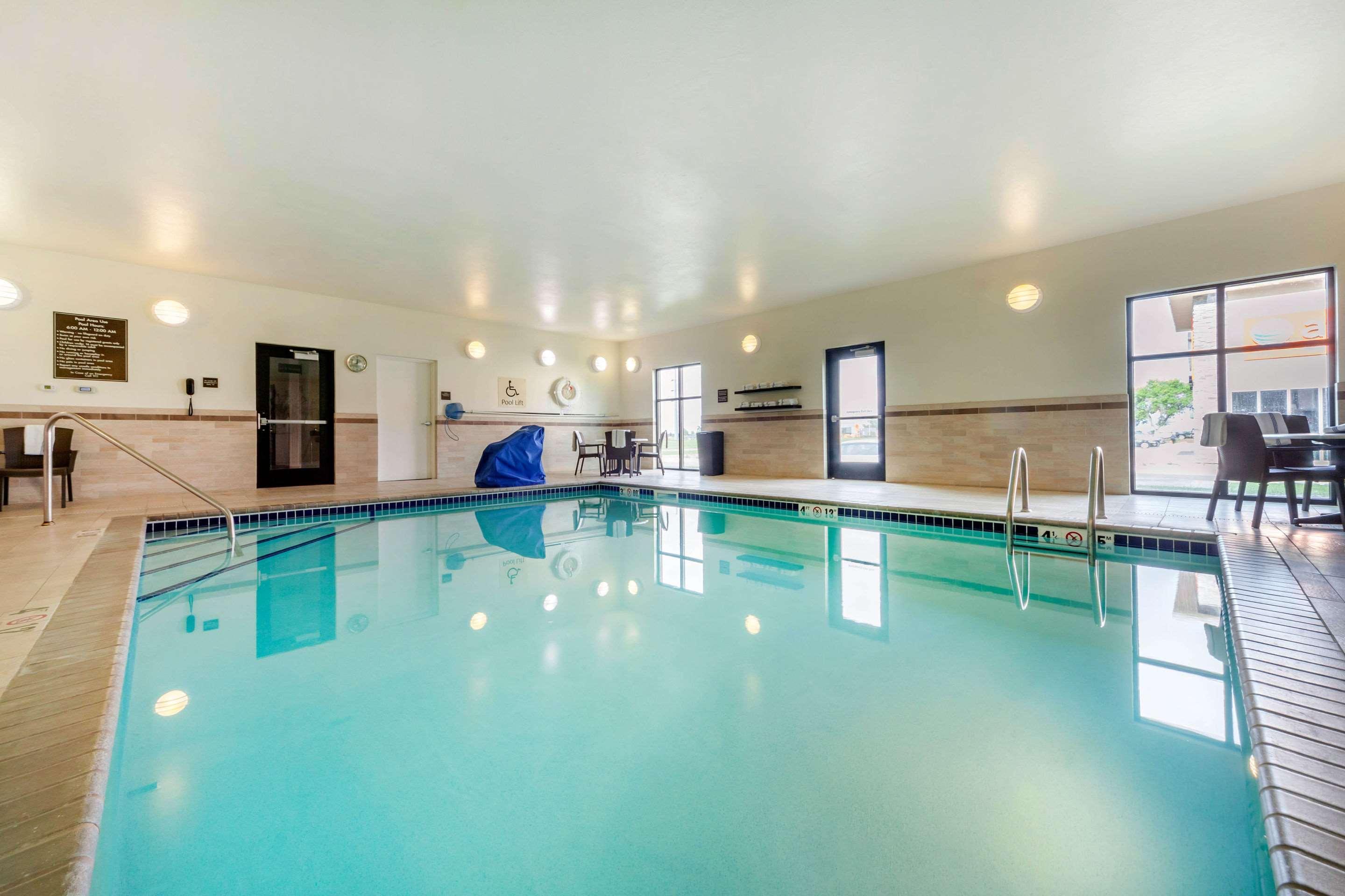 Sleep Inn & Suites Devils Lake Luaran gambar